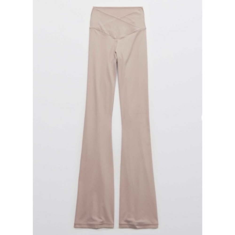 Aerie Real Me Crossover V Waist Leggings in Cocoa Cream